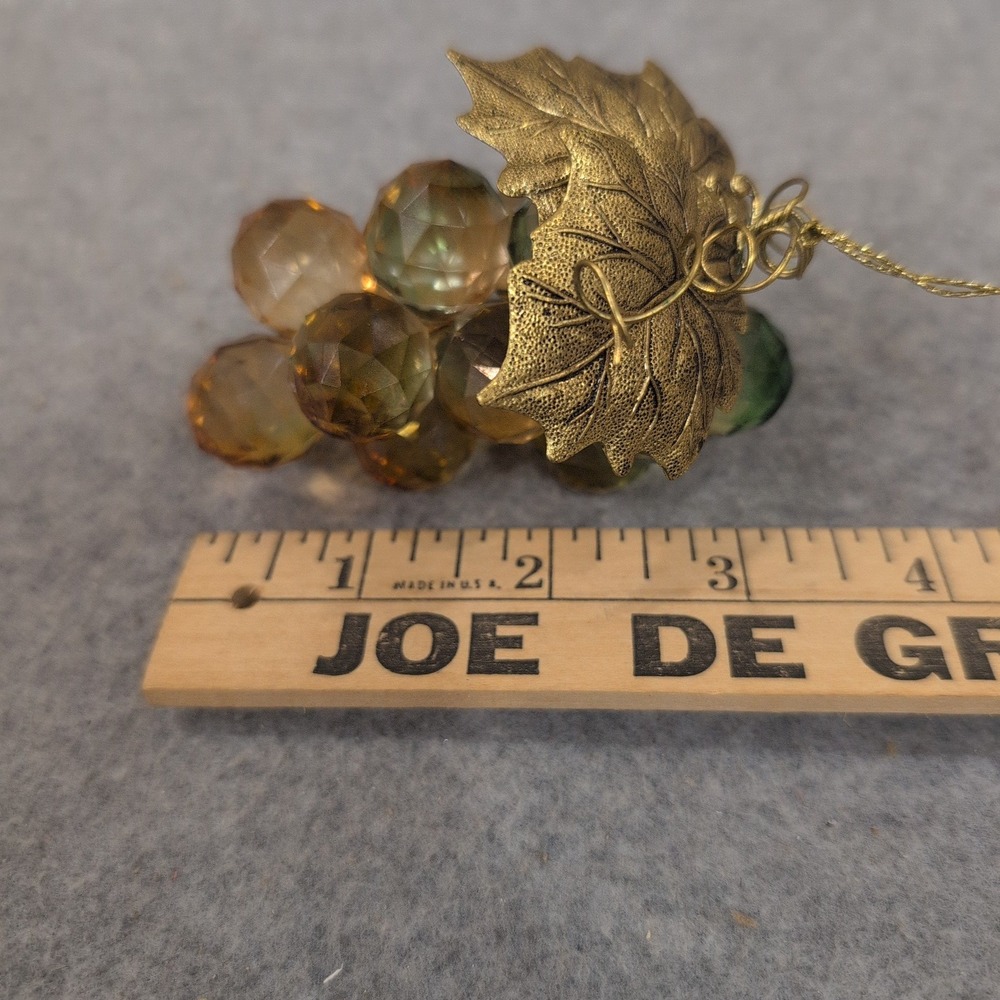 Vintage Style Faceted Acrylic Grapes Ornament Gold Leaf Amber Green NA308 - Picture 3 of 4